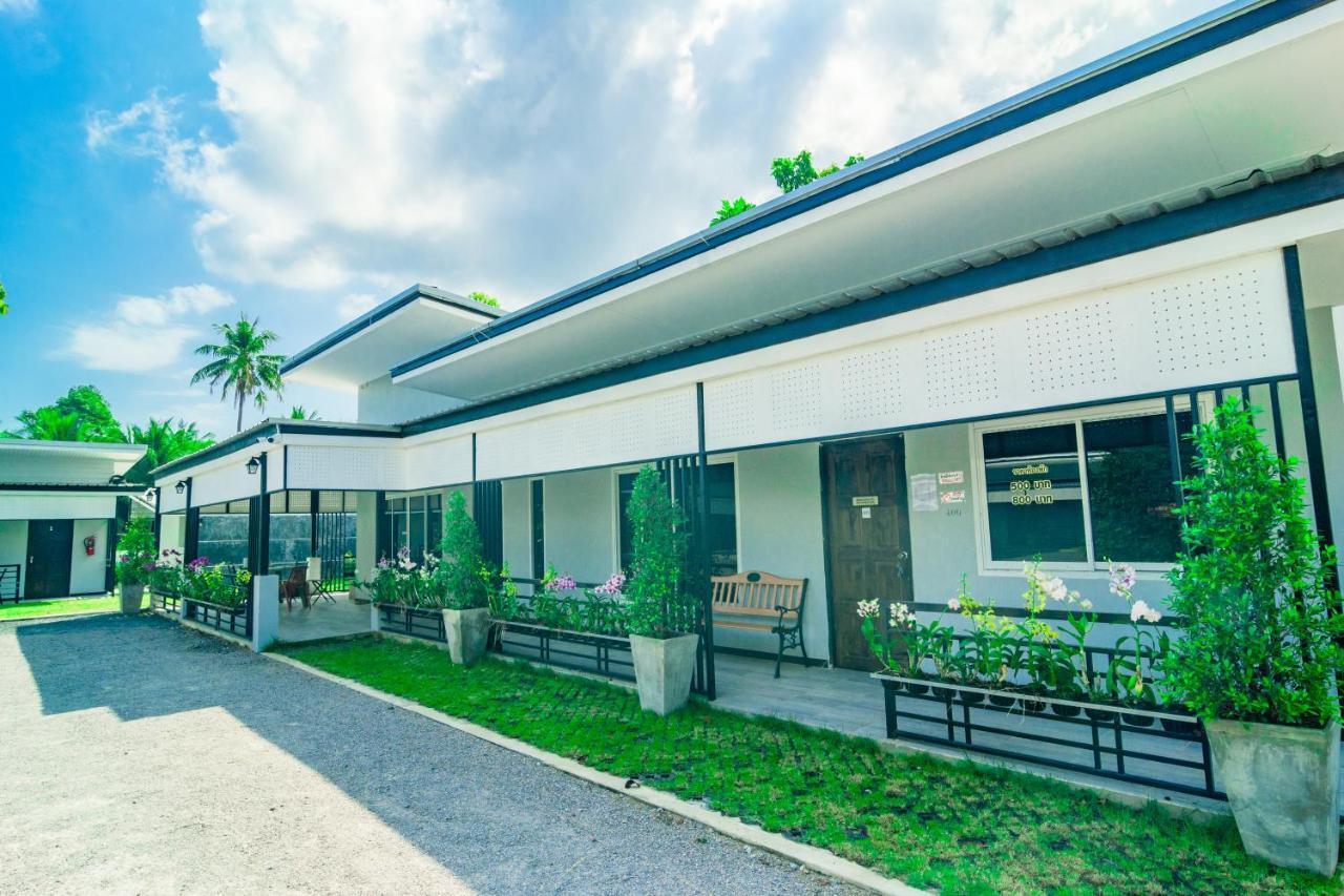Oyo 533 Runya Poolvilla Prachuap Khiri Khan Eksteriør bilde